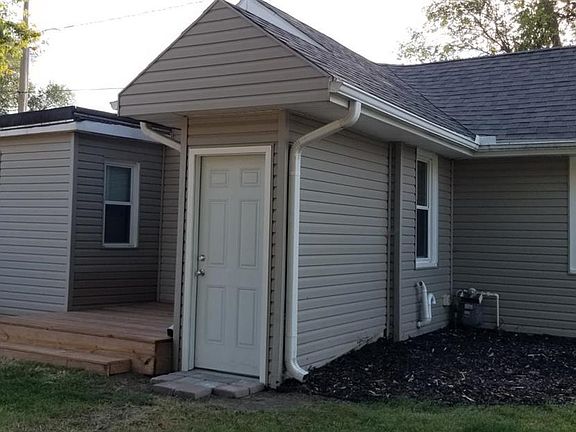 5th image of 806 Paul Ave
