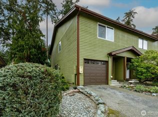 690 NW Atalanta Way #B1, Oak Harbor, WA