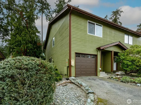 690 NW Atalanta Way #B1, Oak Harbor, WA 98277