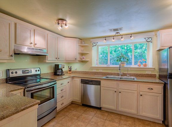 4th image of 714 Tanglewood Ln