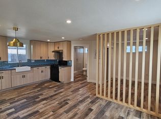 19065 1/2 E Linfield St, Glendora, CA 91740