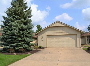 21388 Oak Bark Trl, Strongsville, OH
