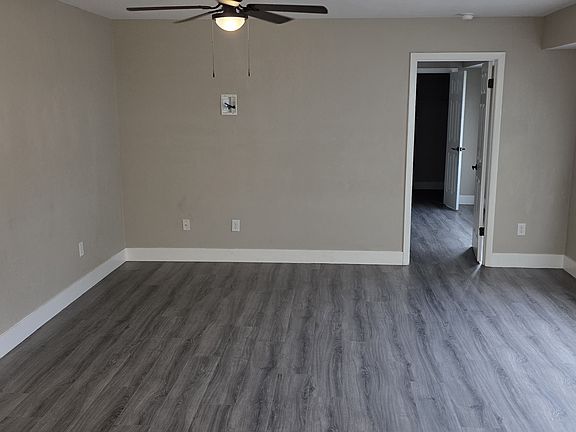 3rd image of 139 Windtree Ln #101