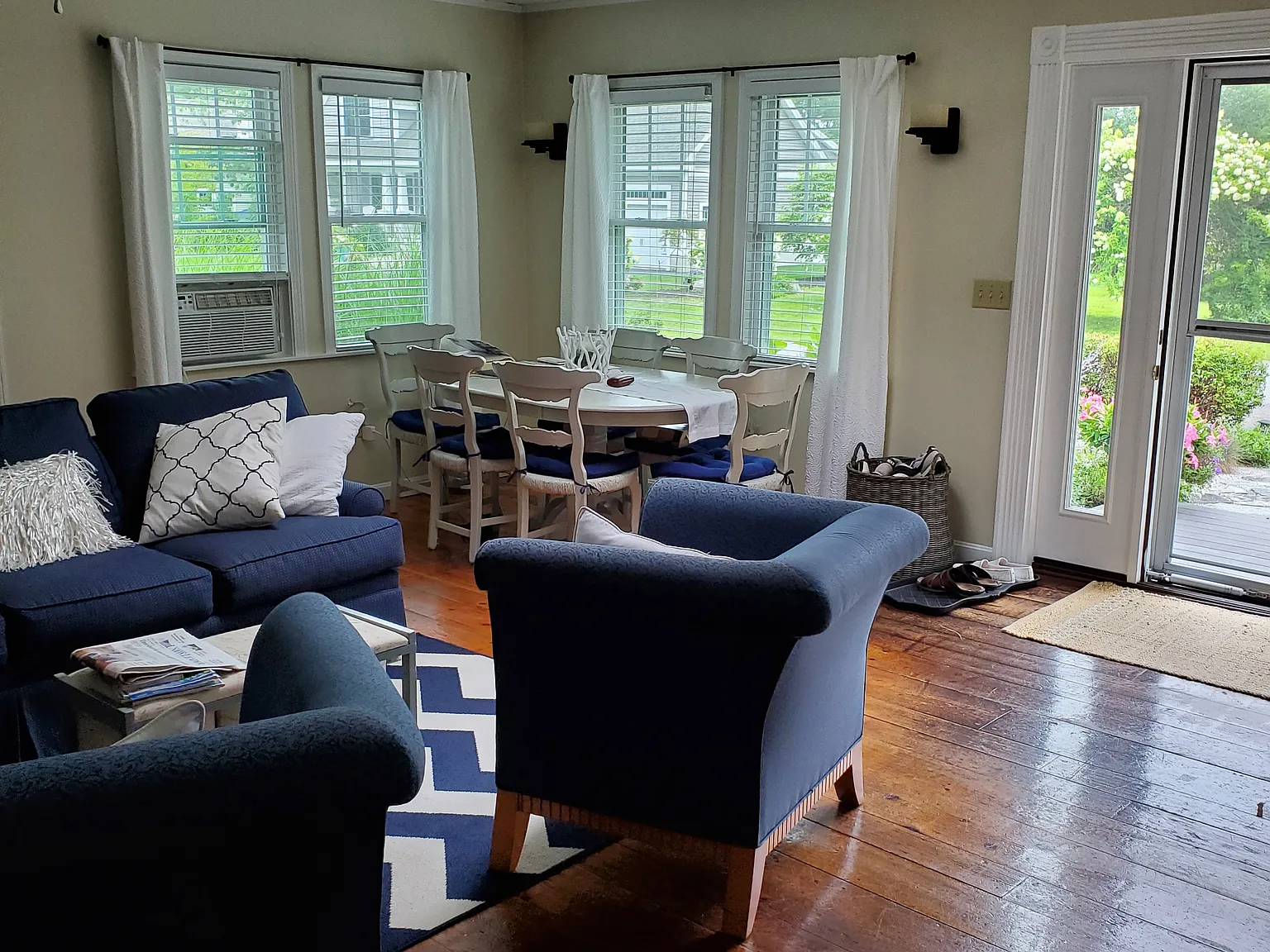 2 bed, 1250 sqft, $2,200 — Photo 4