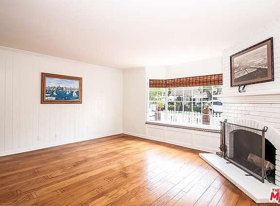 5th image of 223 Diamond Ave