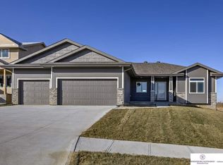 12042 Quail Dr, Bellevue, NE 68123