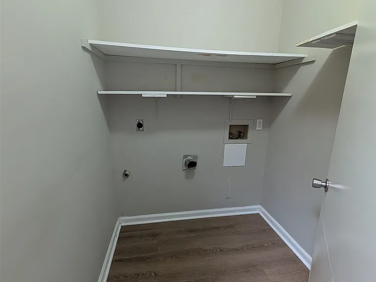 465 Durden Rd — Photo 16