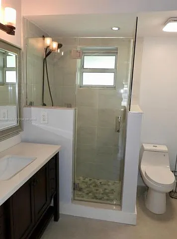 715 Hollywood Blvd — Photo 11