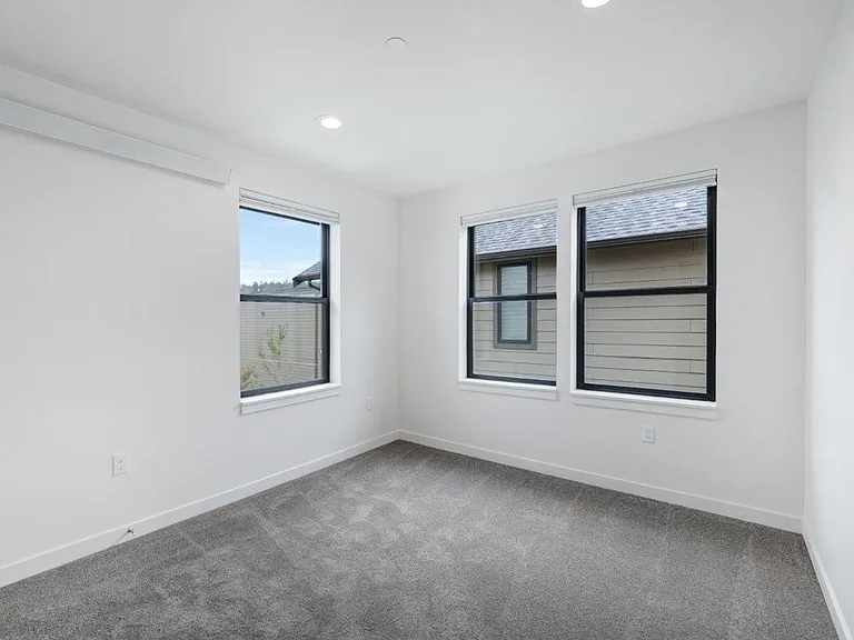 5915 Sunset Ave — Photo 11