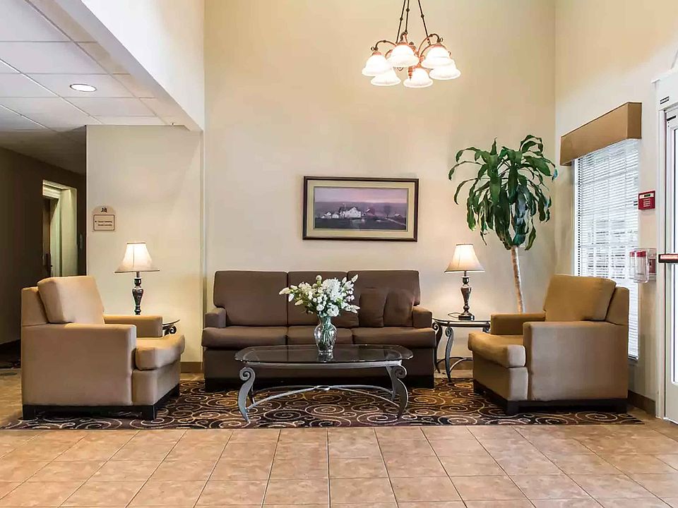 Lobby and Guest Check-in