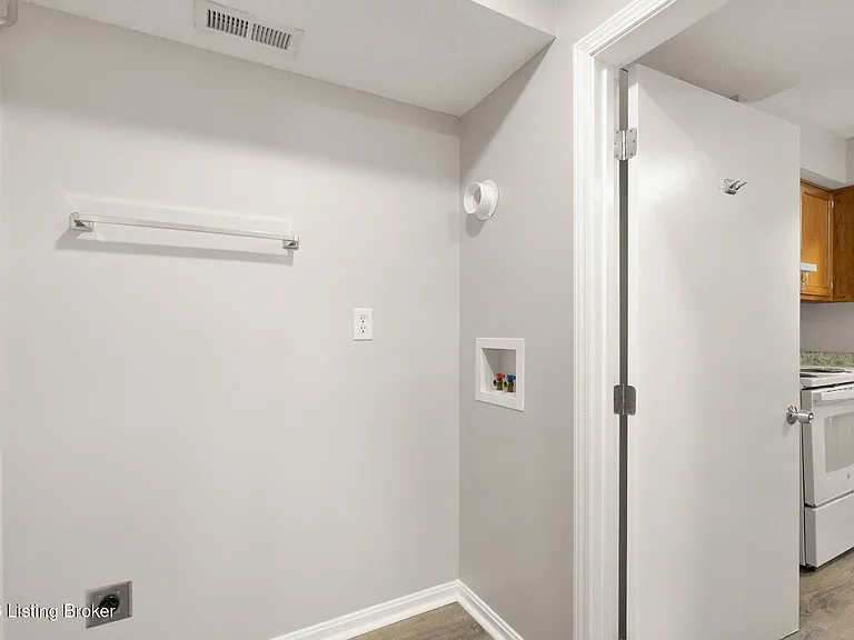 3509 Tabor Ct #7 — Photo 15