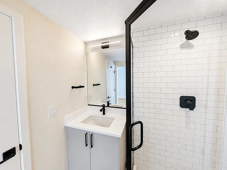 3833 N Newport St — Photo 13