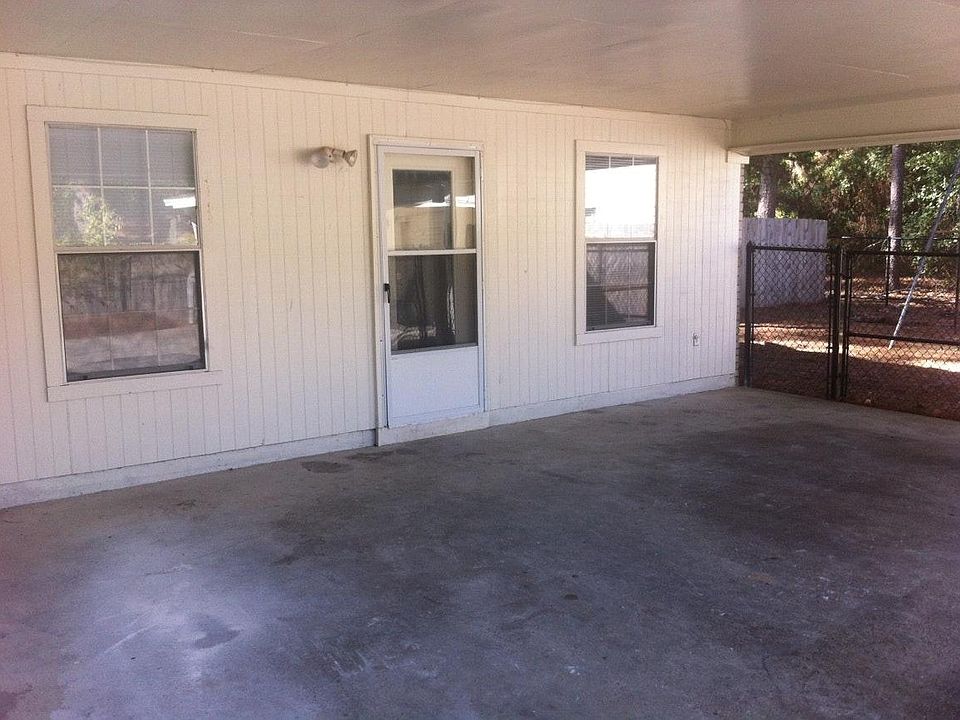 Entrance with 2 Car Garage