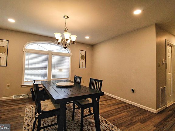 5th image of 2582 Abby Ln