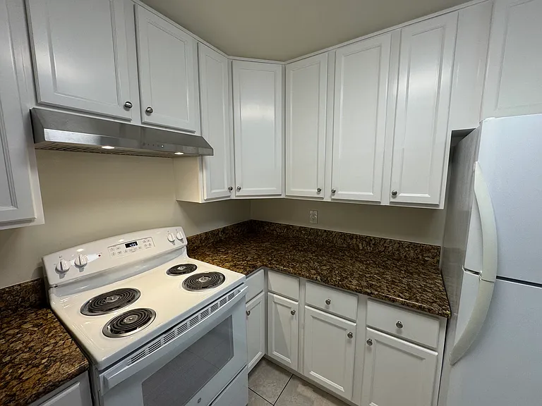 1096 Topaz Ave #1 — Photo 6