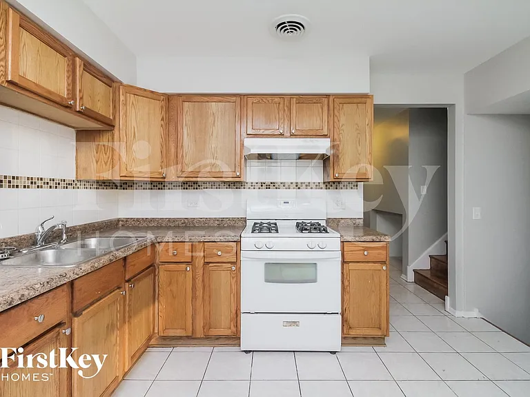 1253 W 187th St — Photo 5