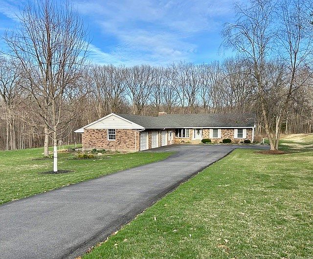 1st image of 22219 Carltons Dell Rd