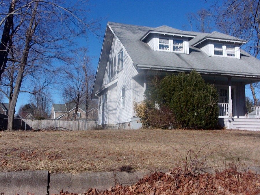 33 Woodland Ave, Brockton, MA 02301 Zillow