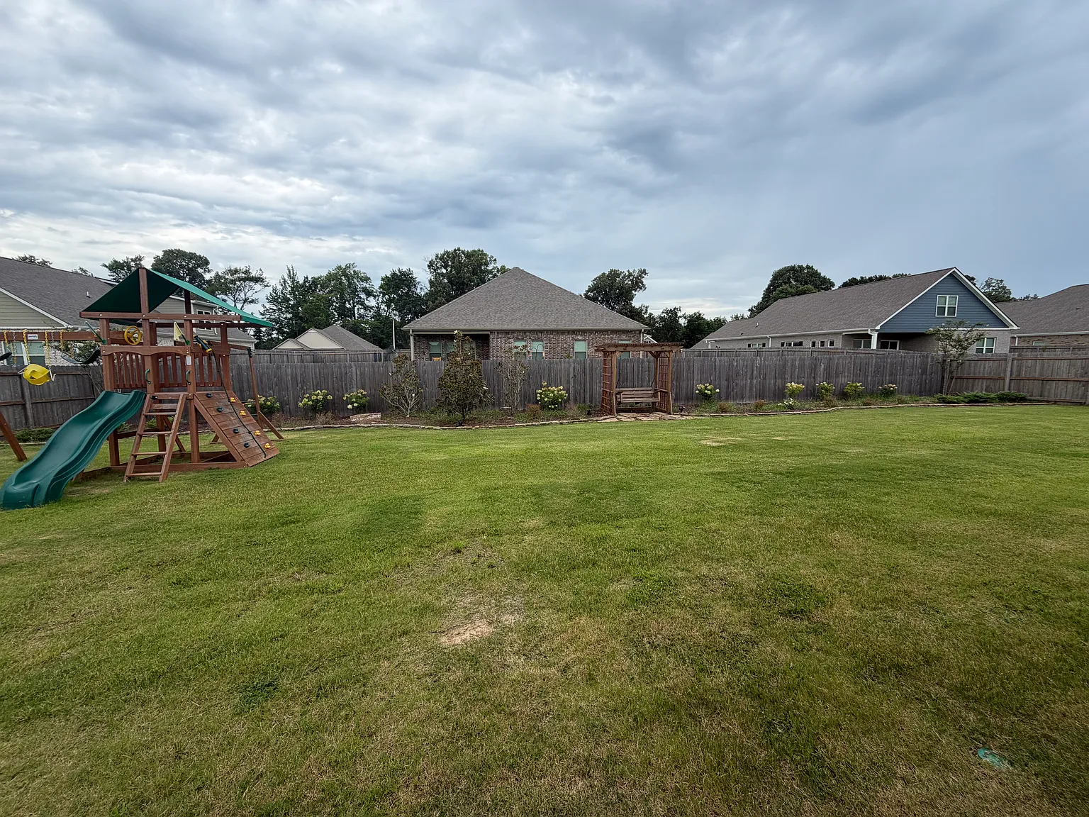 5 bed, 2671 sqft, $2,650 — Photo 4