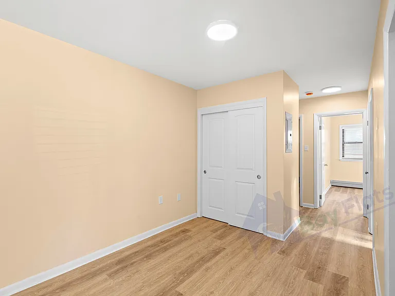 22645 Washington St #3 — Photo 11