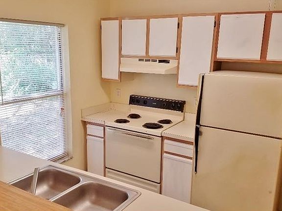 4th image of 1203 W 2nd St