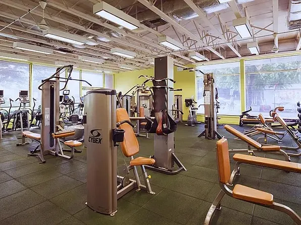 5700 Arlington Avenue image 31 of 37