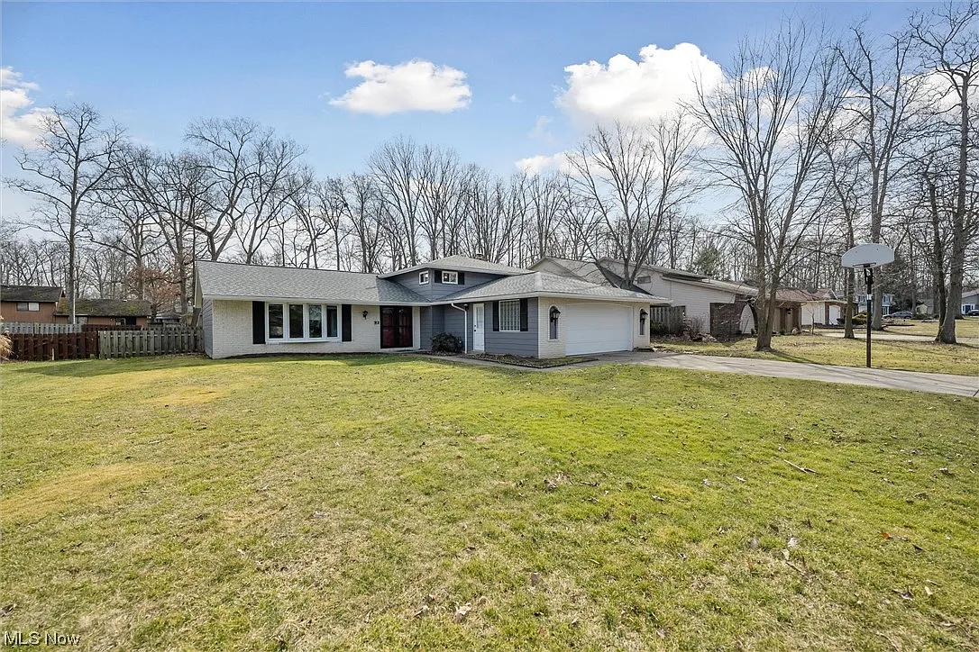 16982 Deerfield Dr photo 1