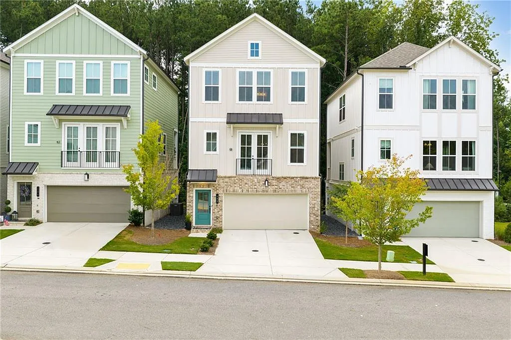 4 bed, 3.5 bath, 2025 sqft, $4,250 — Photo 1