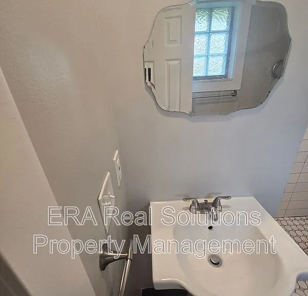 65 W Moler St #D — Photo 12
