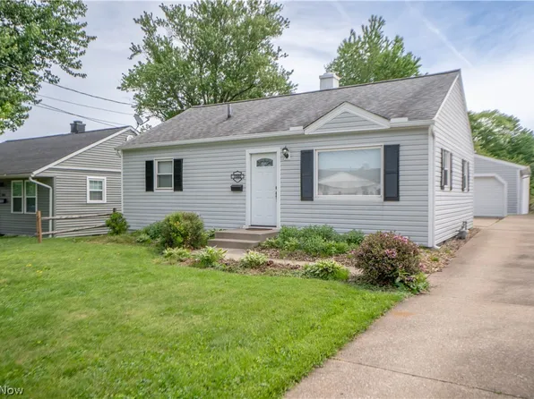 1060 Orchard Ave NE, North Canton, OH 44720