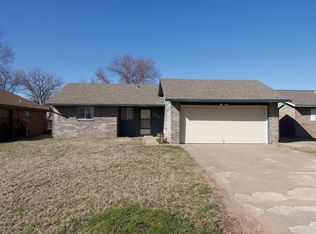 5610 Cedar Ridge Dr, Enid, OK 73703