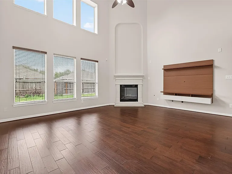 24526 Avellino Ct — Photo 11