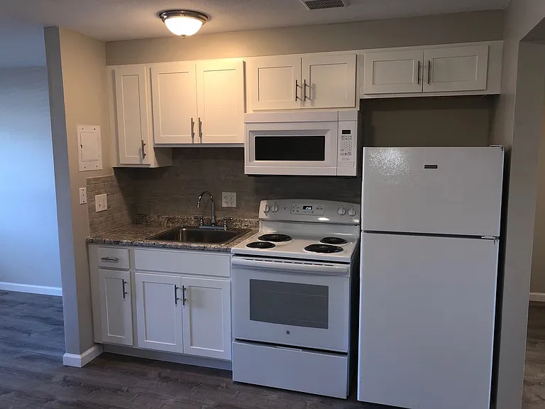 Fairfield Apartments — Photo 25