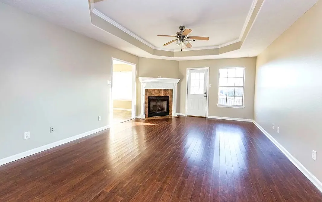4 bed, 1437 sqft, $1,595 — Photo 2