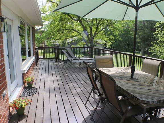 3rd image of 20881 Lakeshore Dr #1063
