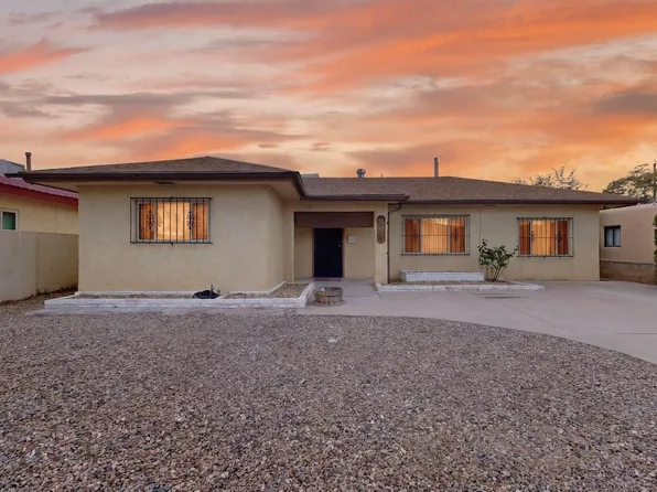 341 60th St NW, Albuquerque, NM 87105
