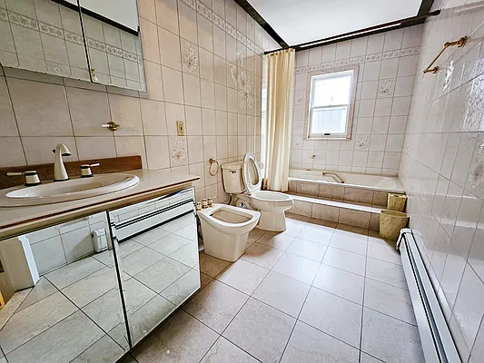 Rented by Compass | media 24