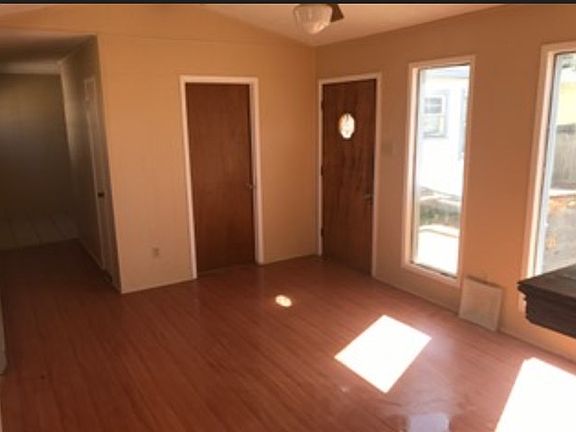 4th image of 3723 N Jackson Ave