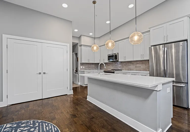 50 Laidlaw Ave #3 — Photo 4