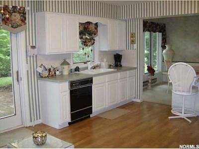 4th image of 10464 Briarwood Ct