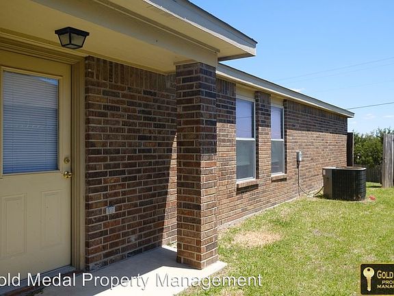 5th image of 5104 Lauren Lea Dr APT B