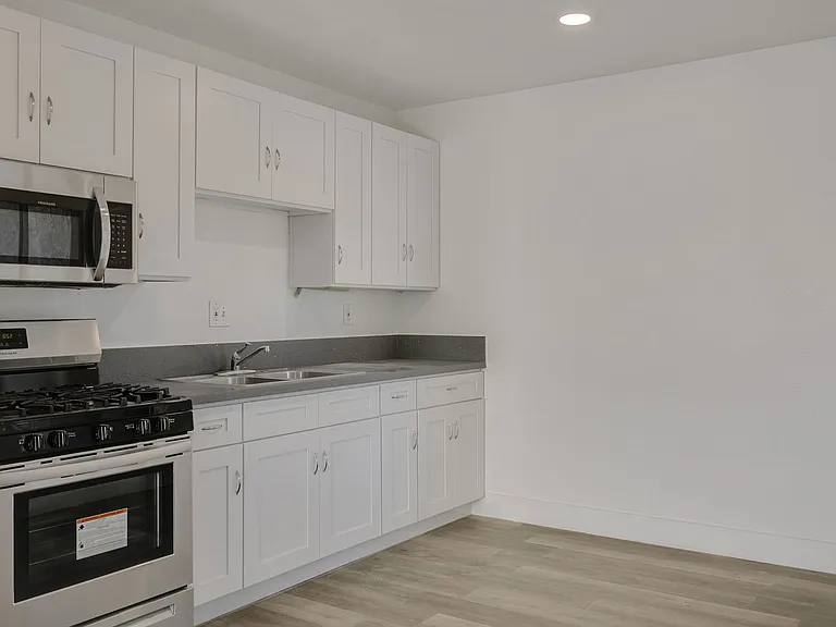 4500 N Lakewood Blvd — Photo 19