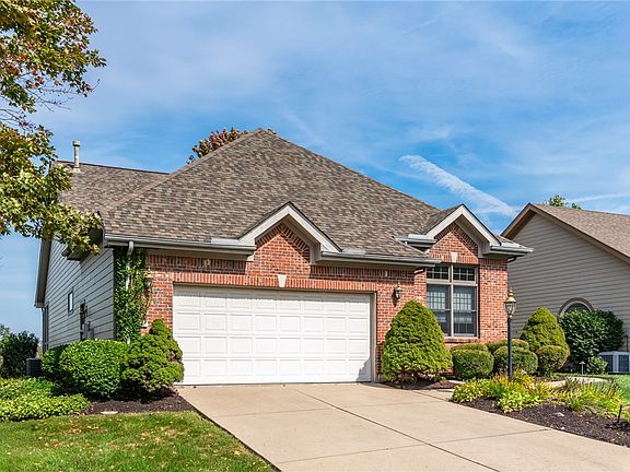 4th image of 30 Heatherglen Ct