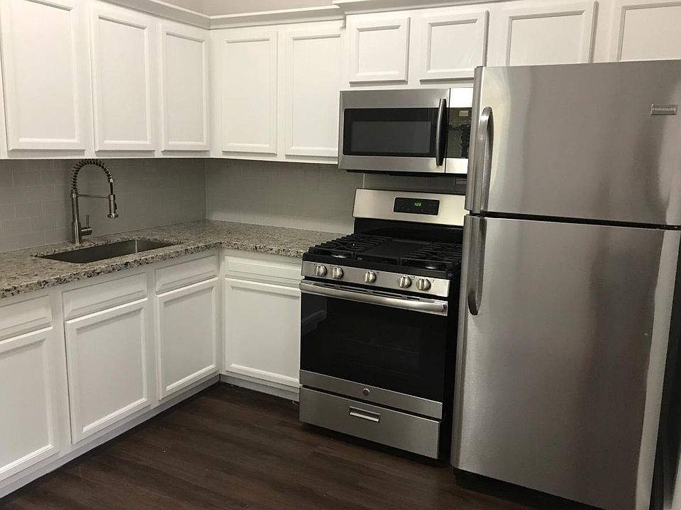 1st image of 215 Millaudon St
