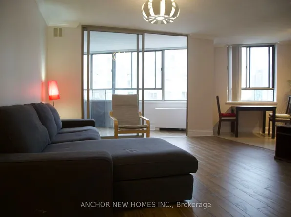 260 Queens Quay W #2805, Toronto, ON M5J 2N3