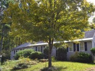 79 Woodland Dr, Hopkinton, NH 03229