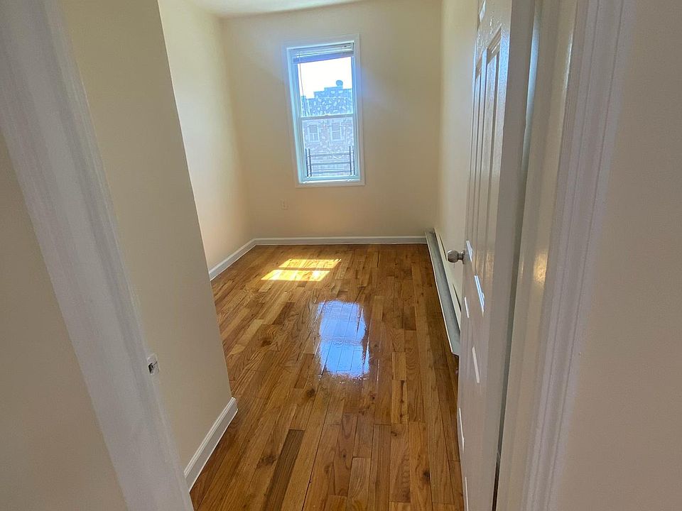 1st image of 17747 105th Ave Floor 2