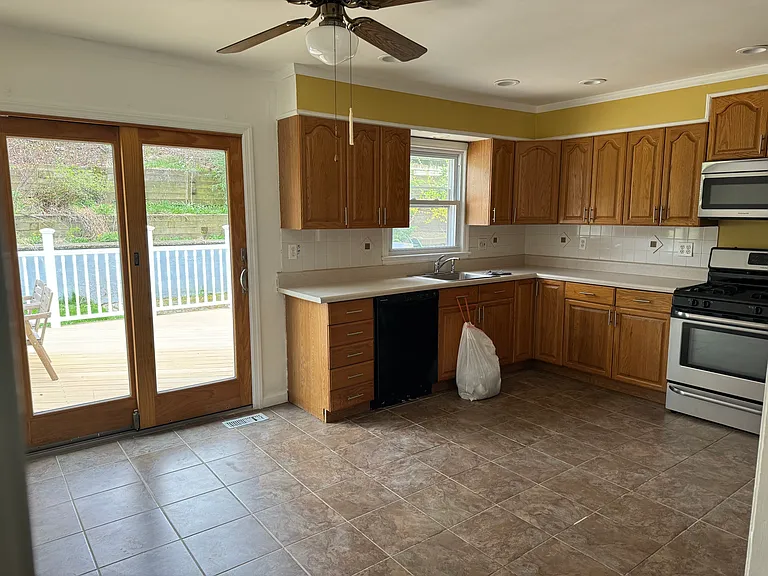 34 Baltusrol Rd — Photo 8