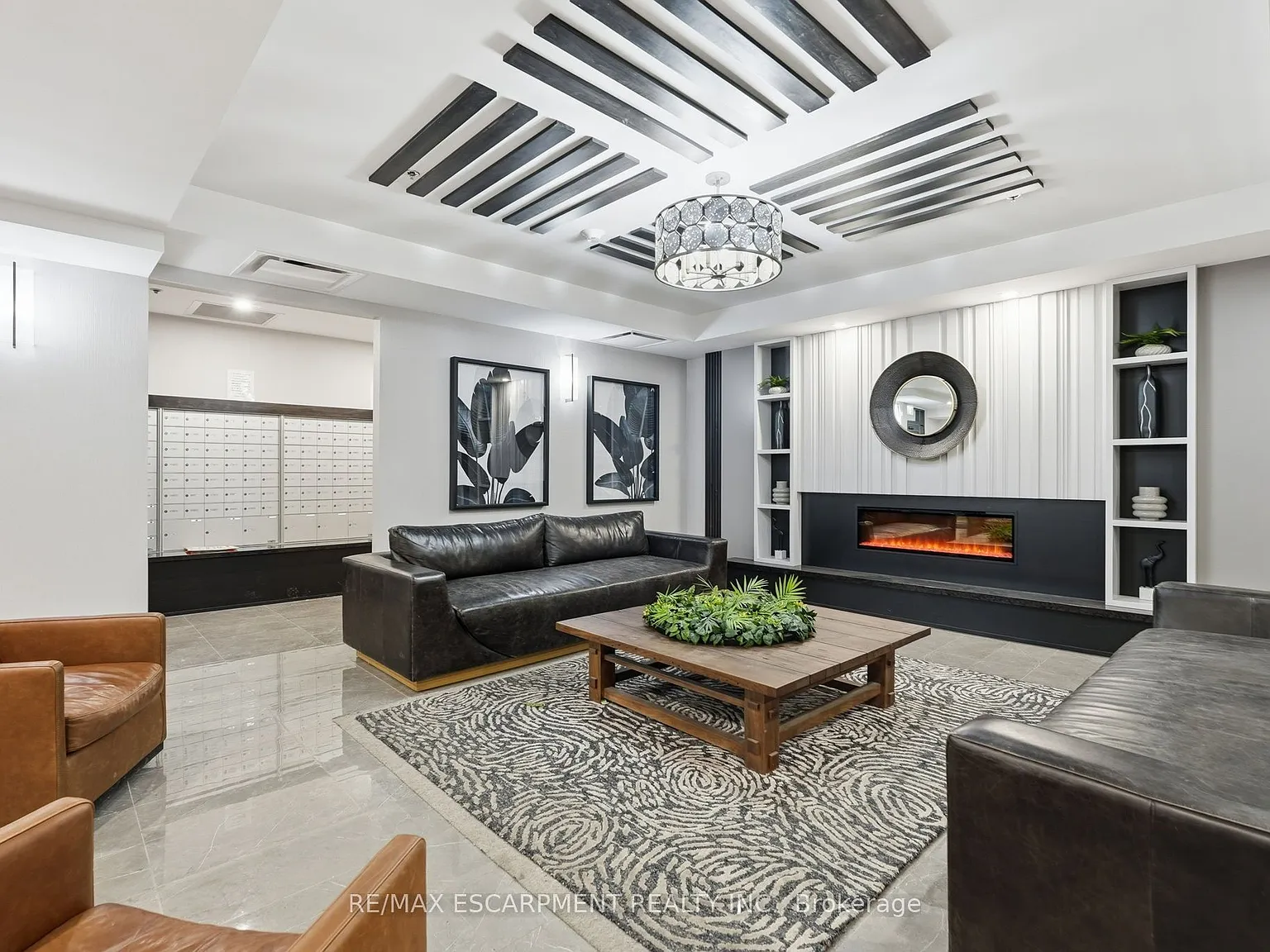 3 bed, $2,935 — Photo 2