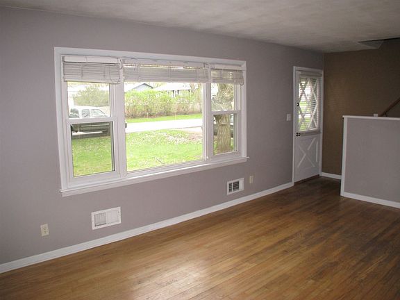 5th image of 9417 Cincinnati Dr